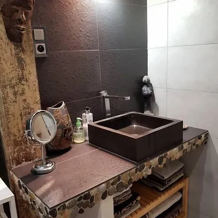 شقة De Charme Avec Terrasse Privative باريس